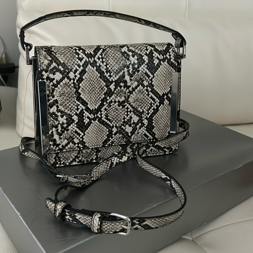 PURSE NEW